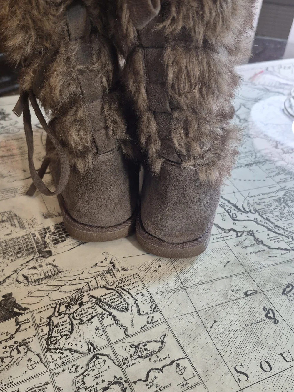 Faux Fur Lace-Up Women's Boot - Brown
